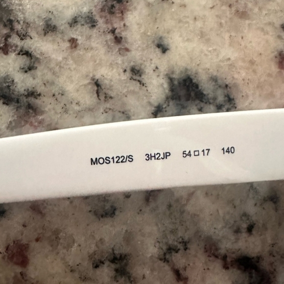 New Moschino Cat Eye Sunglasses - Picture 7 of 7